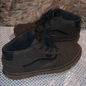 VANS YOUTH SIZE 5